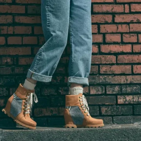 Sorel Boots - Picture 5 of 16